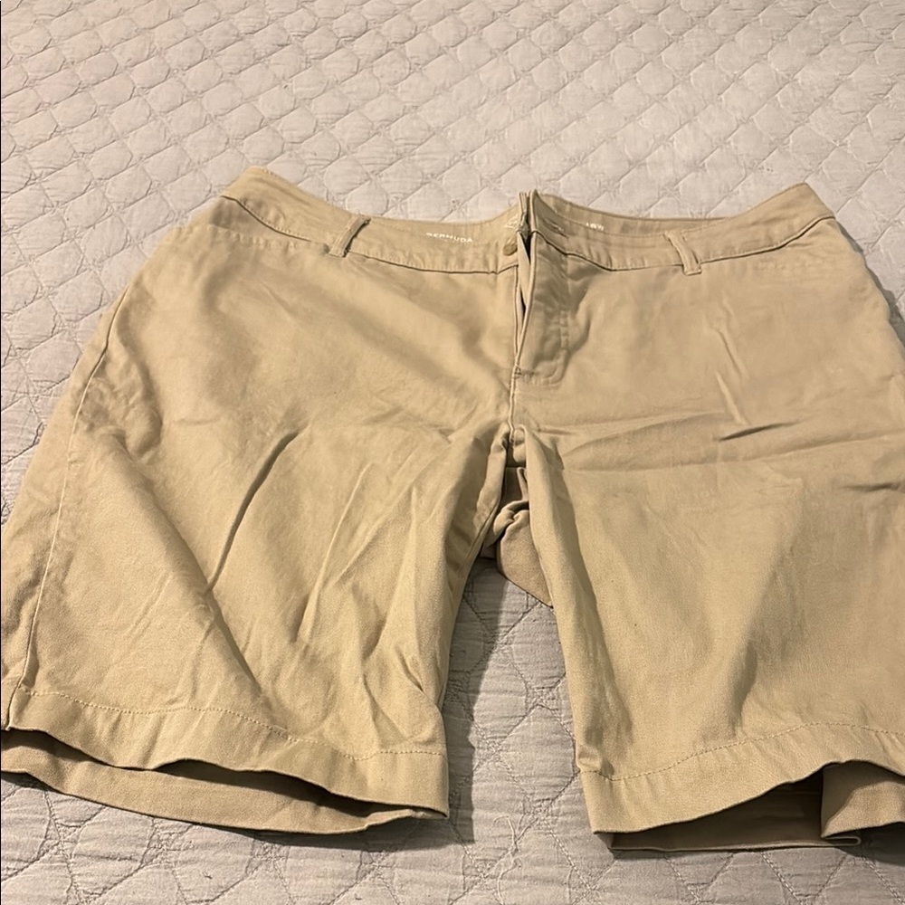 St. John's Bay Tan Women's Shorts
